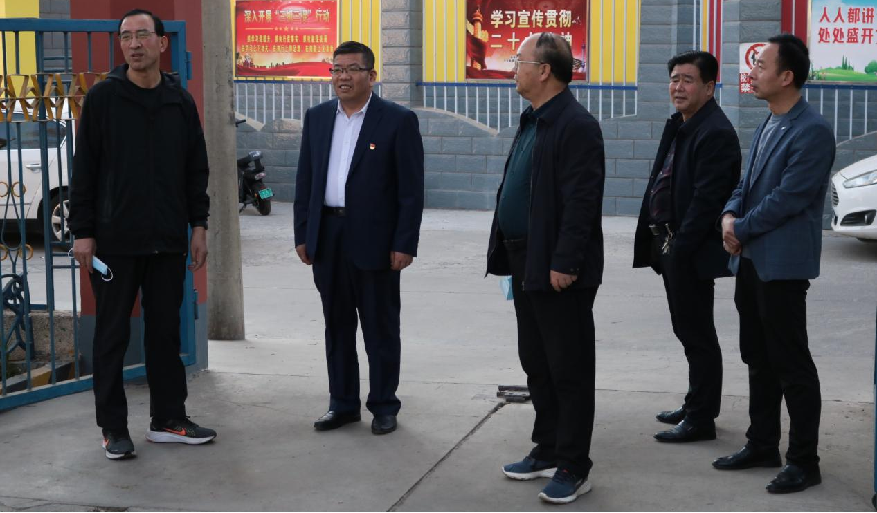 興安公司執(zhí)行董事、經(jīng)理、副經(jīng)理等陪同上級(jí)領(lǐng)導(dǎo)調(diào)研檢查工作.png